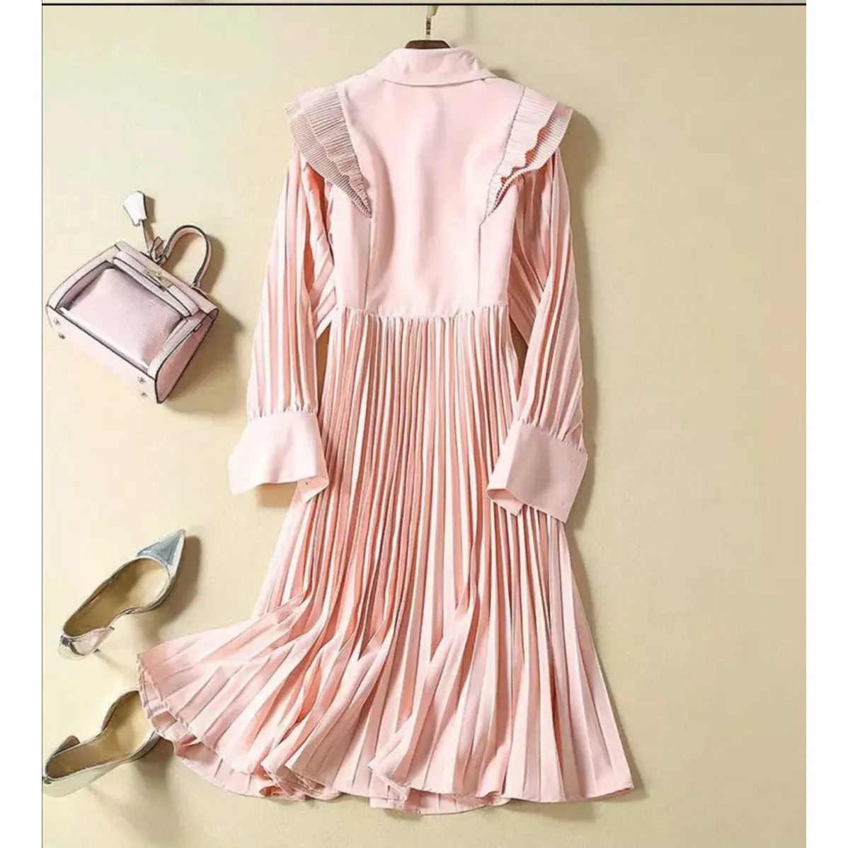 Emboidery Pleated Vintage Dress