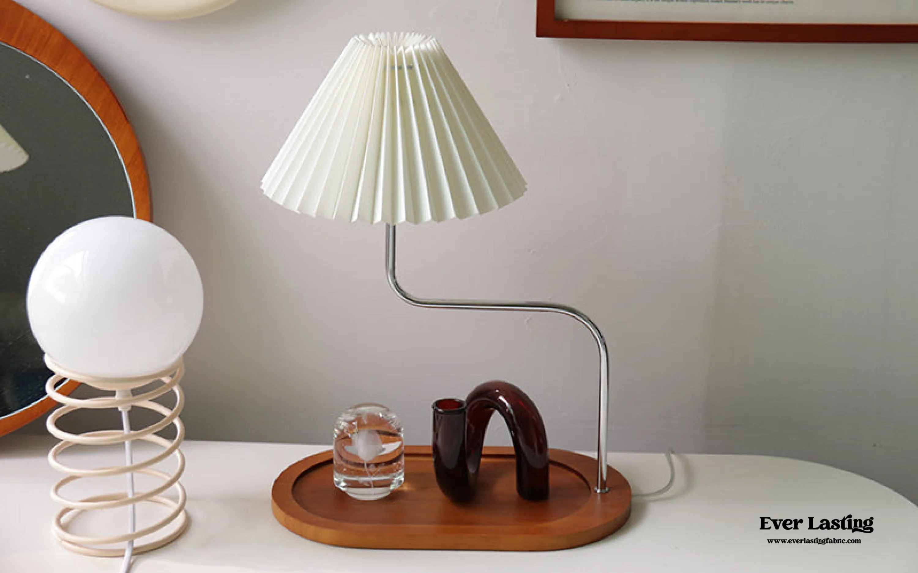 Pleated Wooden Tray Lamp / Brown