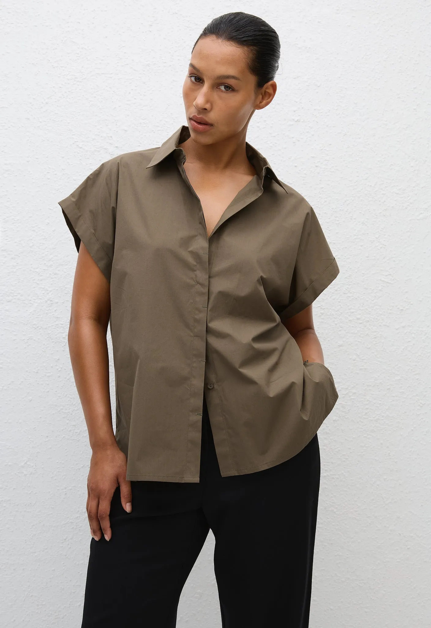 Relaxed Sleeveless Shirt - Olive